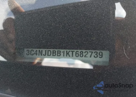 2019 Jeep Compass Latitude 4X4 from USA, damaged, VIN 3C4NJDBB1KT682739